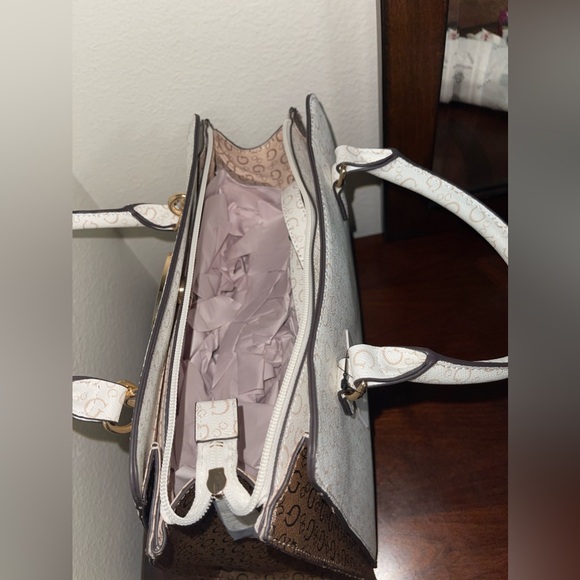 Guess Satchel Handbag - Picture 5 of 6